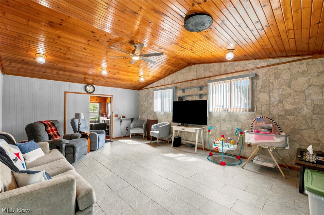 223 E North Street Crestline OH 44827