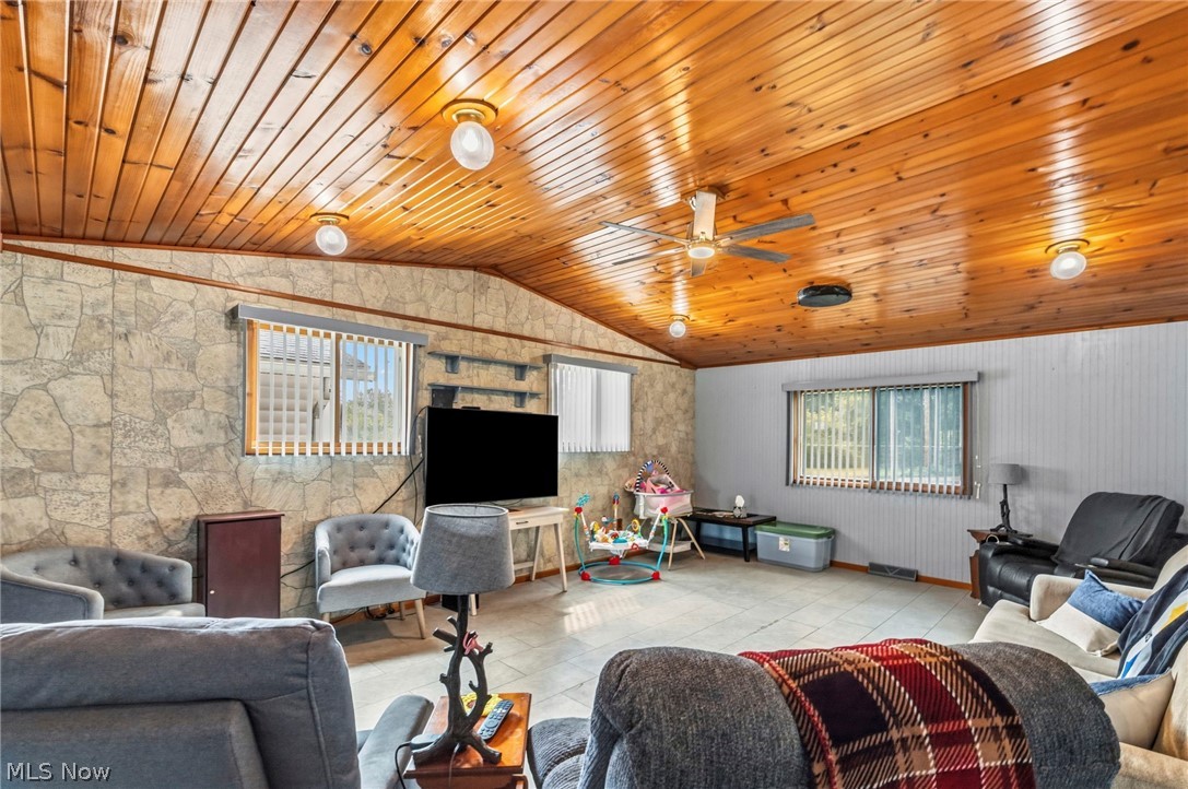 223 E North Street Crestline OH 44827