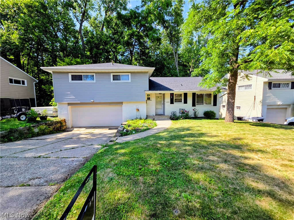 1585 Kingsley Avenue Akron OH 44313