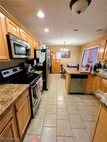 1585 Kingsley Avenue Akron OH 44313