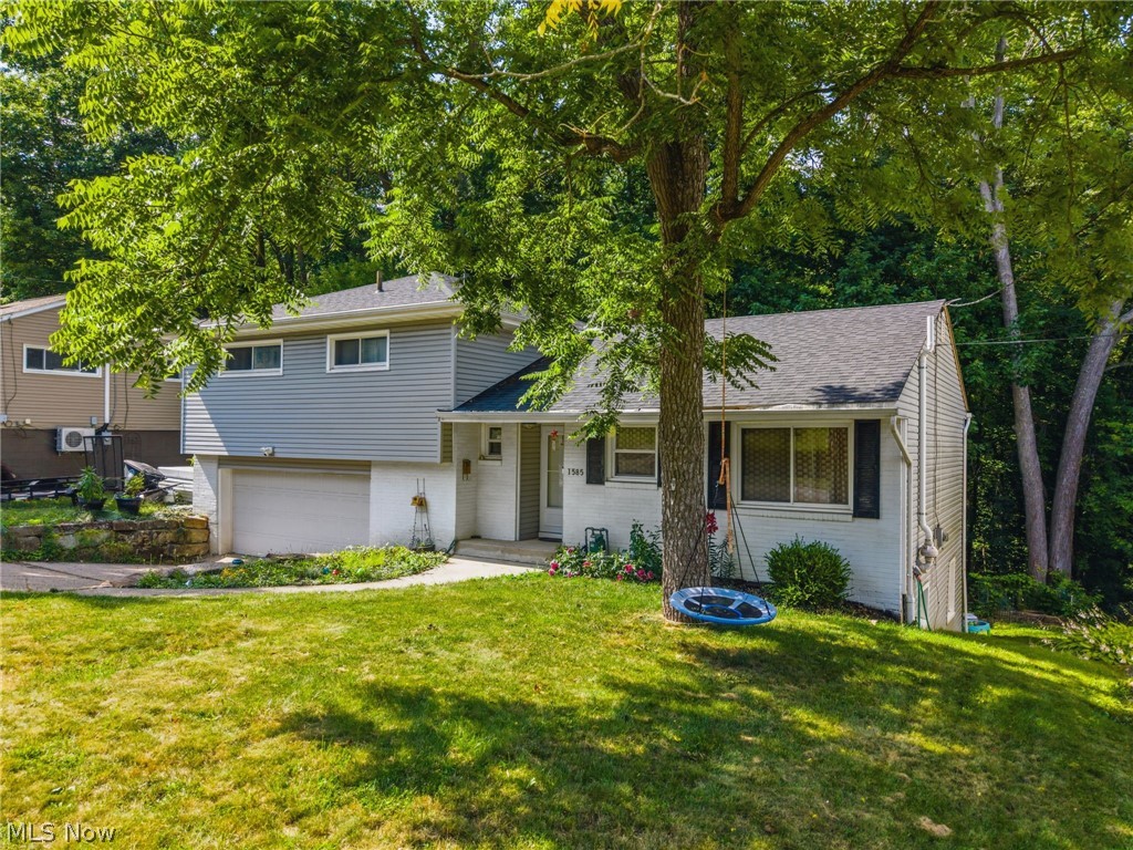 1585 Kingsley Avenue Akron OH 44313