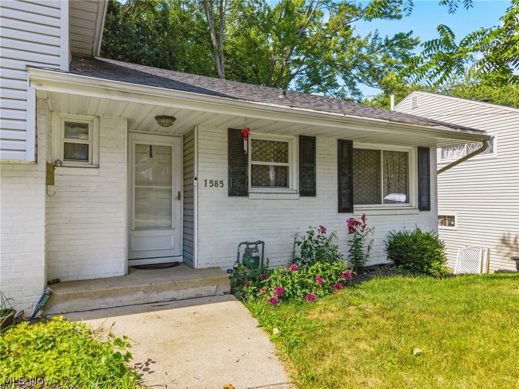 1585 Kingsley Avenue Akron OH 44313