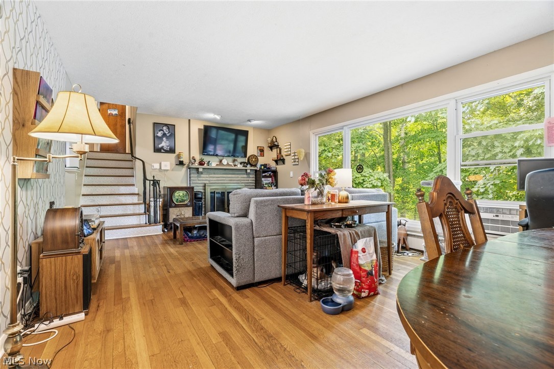 1585 Kingsley Avenue Akron OH 44313