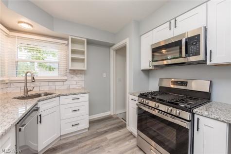319 Kathron Avenue Cuyahoga Falls OH 44221