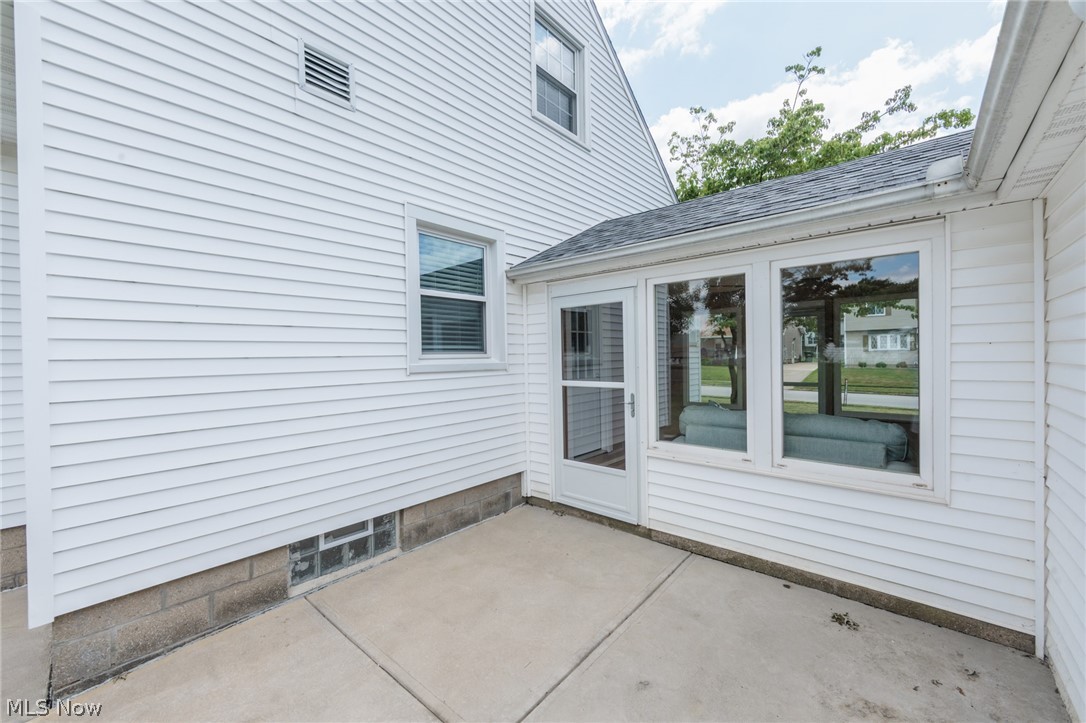 319 Kathron Avenue Cuyahoga Falls OH 44221