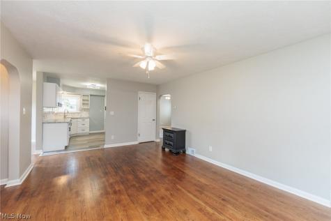 319 Kathron Avenue Cuyahoga Falls OH 44221