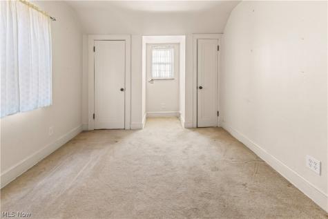 1948 Mccauslen Manor Steubenville OH 43952