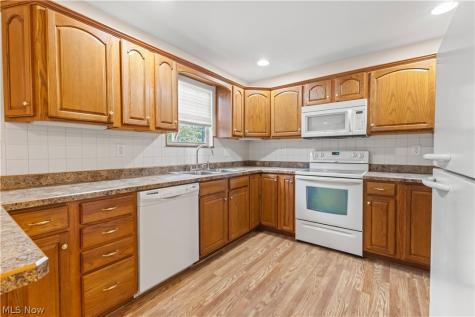 1948 Mccauslen Manor Steubenville OH 43952