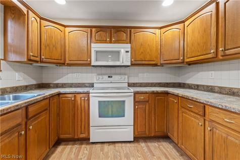 1948 Mccauslen Manor Steubenville OH 43952