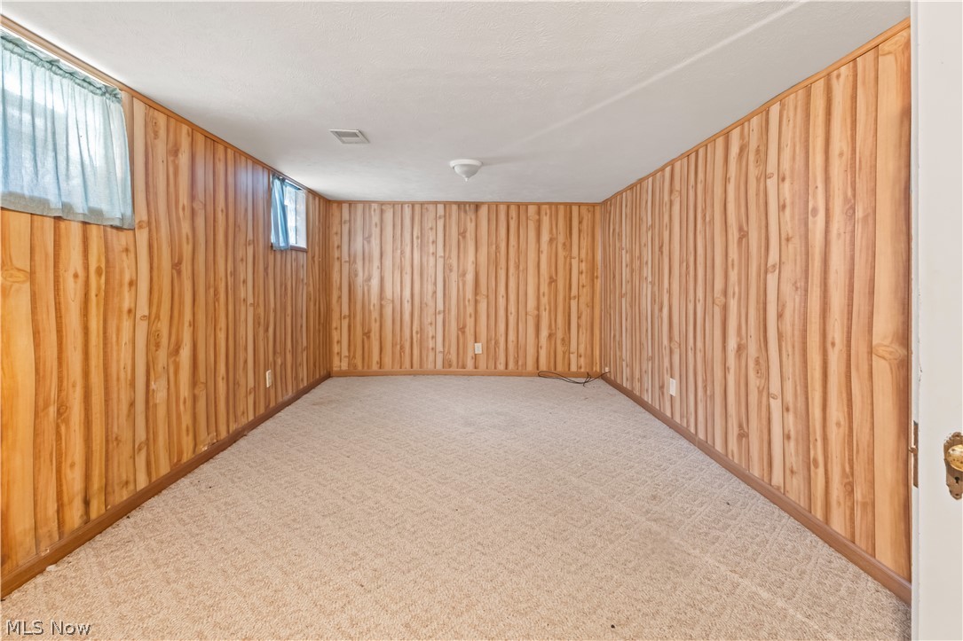 1948 Mccauslen Manor Steubenville OH 43952