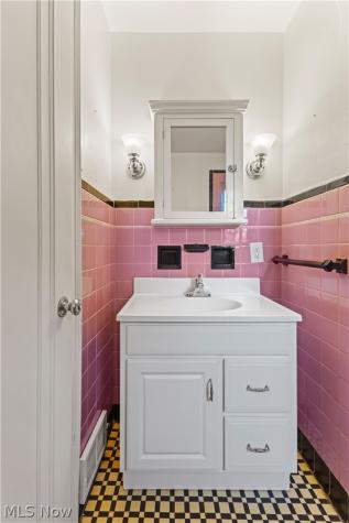 1948 Mccauslen Manor Steubenville OH 43952