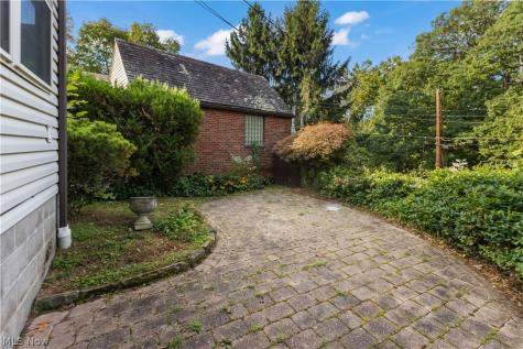 1948 Mccauslen Manor Steubenville OH 43952