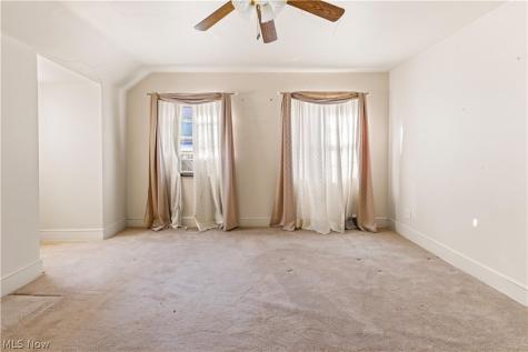1948 Mccauslen Manor Steubenville OH 43952