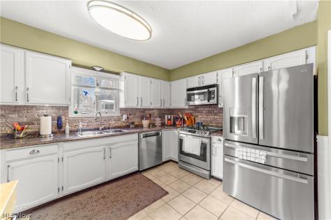 129 Hidden Tree Lane Amherst OH 44001