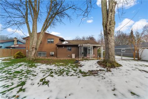 129 Hidden Tree Lane Amherst OH 44001
