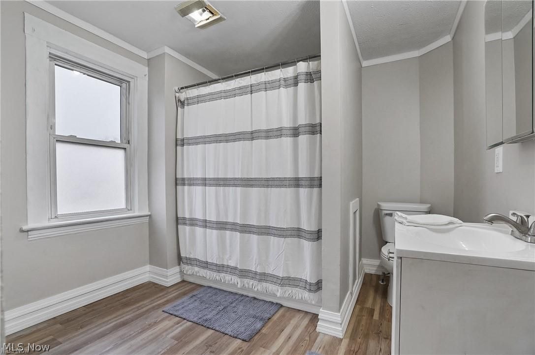 8210 Dorver Avenue Cleveland OH 44105