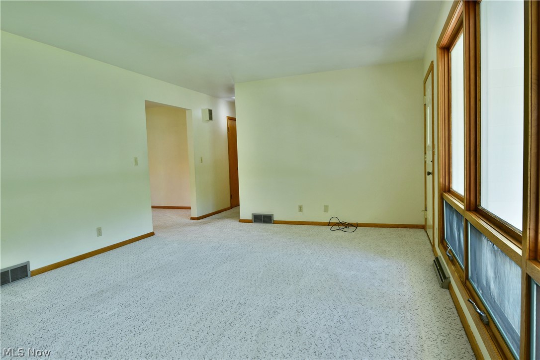 4975 Maple Drive Vienna OH 44473