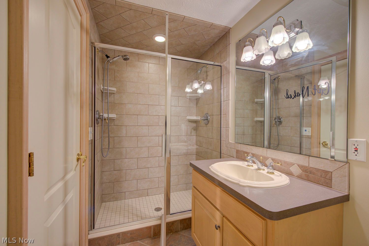 18908 Glen Cairn Way Strongsville OH 44149