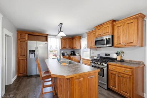 122 Wooster Street NE Navarre OH 44662