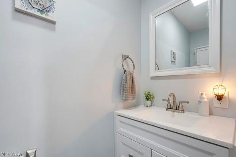 122 Wooster Street NE Navarre OH 44662