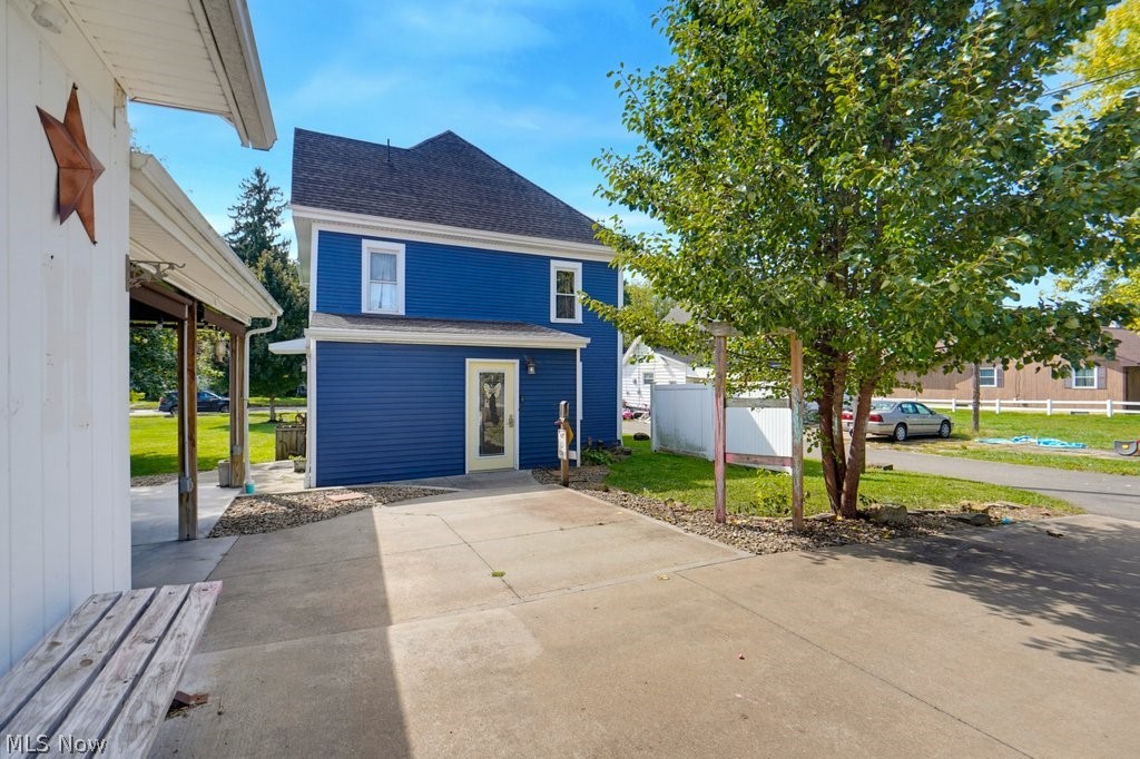 122 Wooster Street NE Navarre OH 44662