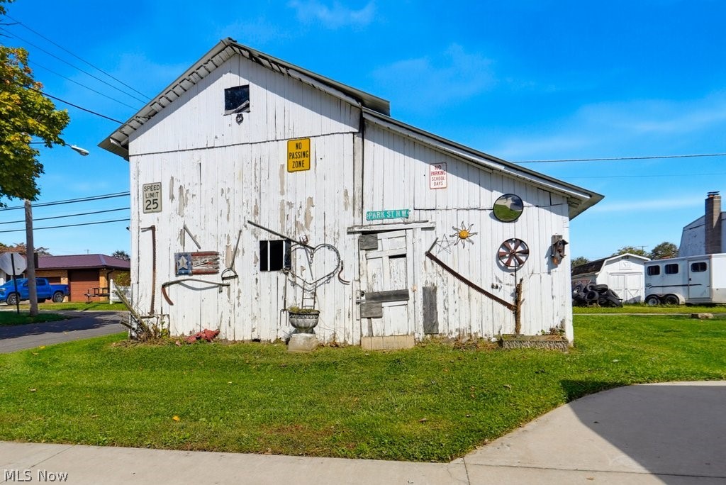 122 Wooster Street NE Navarre OH 44662