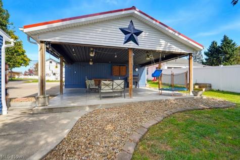 122 Wooster Street NE Navarre OH 44662