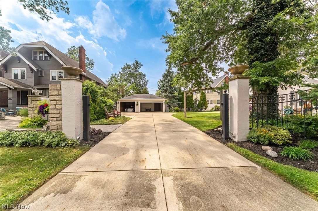 13955 Clifton Boulevard Lakewood OH 44107