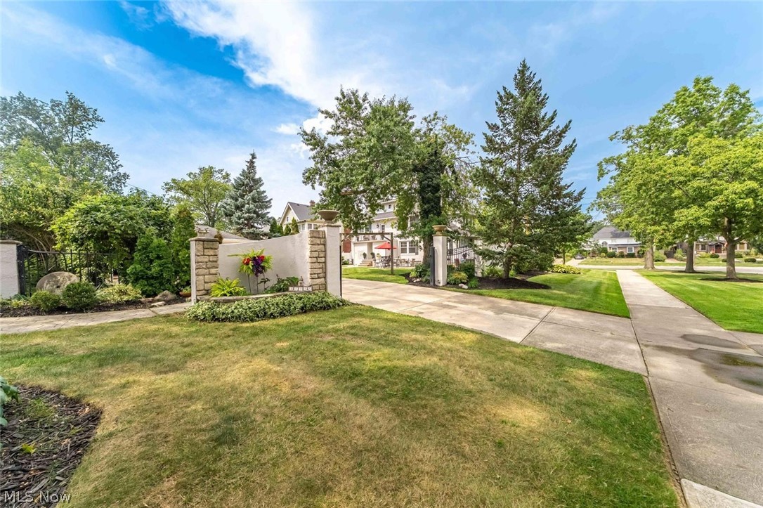 13955 Clifton Boulevard Lakewood OH 44107