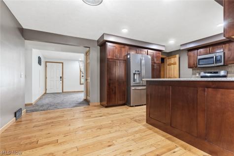 5220 Woodlynn Street NE East Canton OH 44730