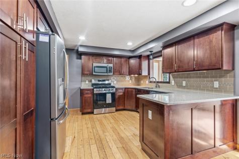 5220 Woodlynn Street NE East Canton OH 44730