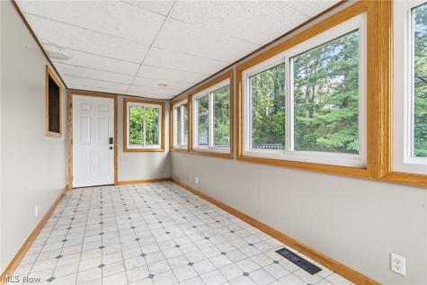 5220 Woodlynn Street NE East Canton OH 44730