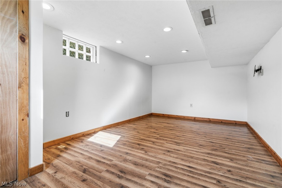 5220 Woodlynn Street NE East Canton OH 44730
