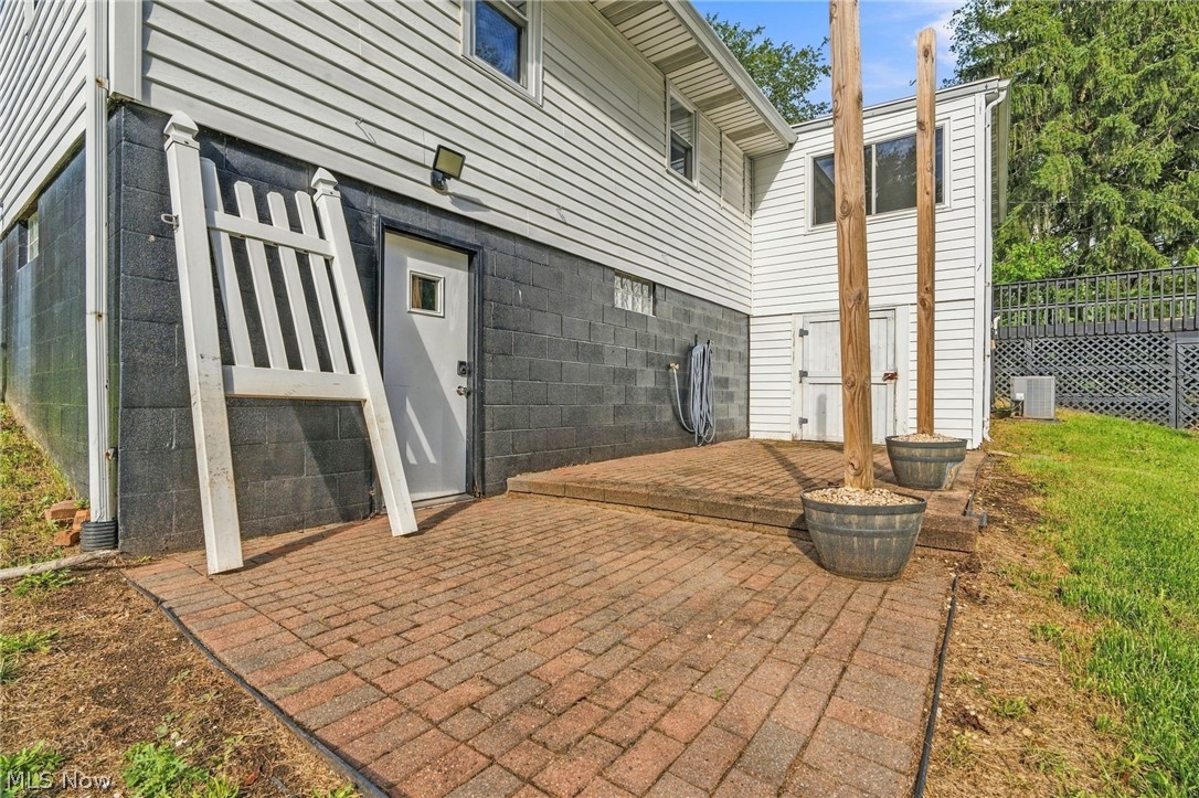 5220 Woodlynn Street NE East Canton OH 44730