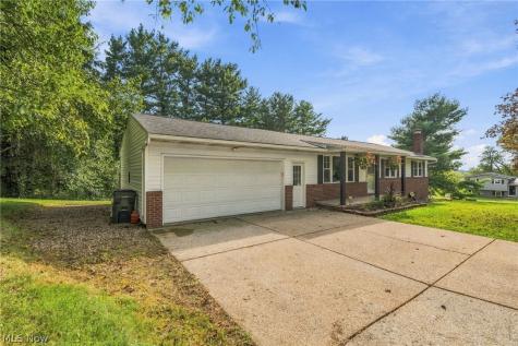5220 Woodlynn Street NE East Canton OH 44730