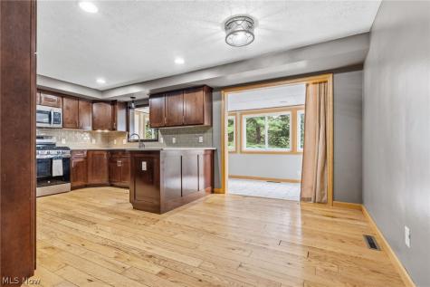 5220 Woodlynn Street NE East Canton OH 44730