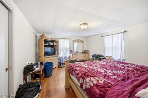 3830 Sherwood Road Cleveland OH 44121