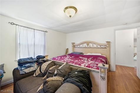 3830 Sherwood Road Cleveland OH 44121