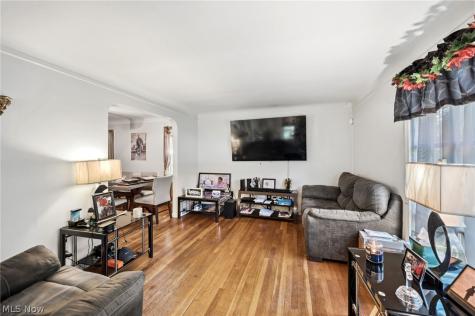 3830 Sherwood Road Cleveland OH 44121