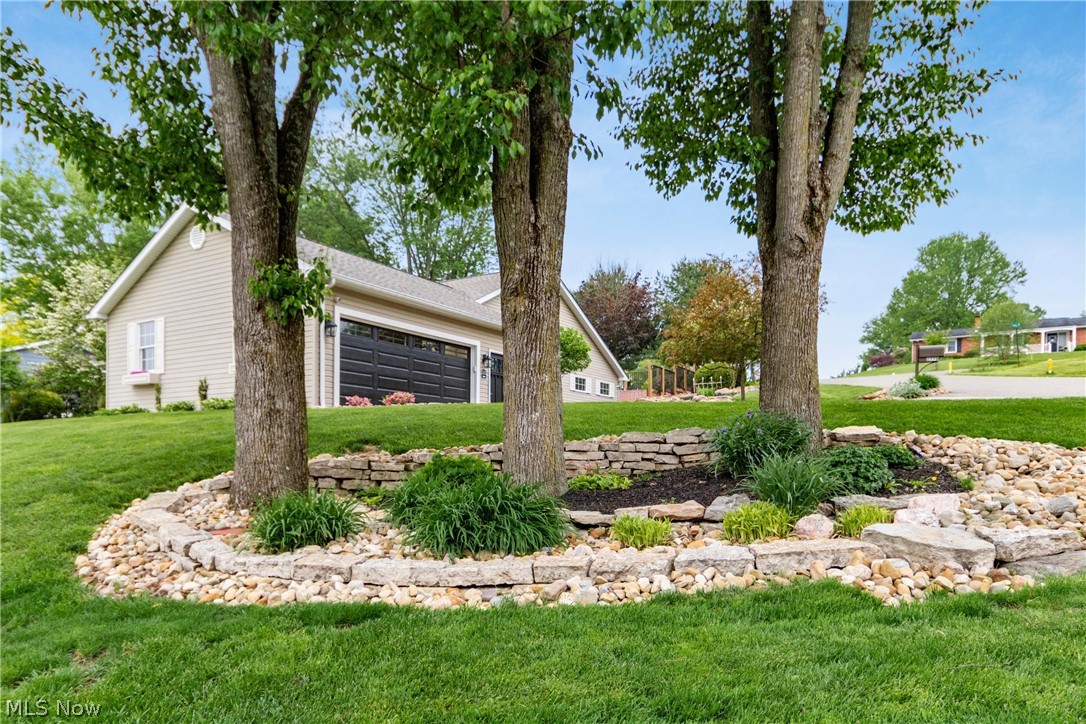 2770 Ash Meadows Boulevard Zanesville OH 43701