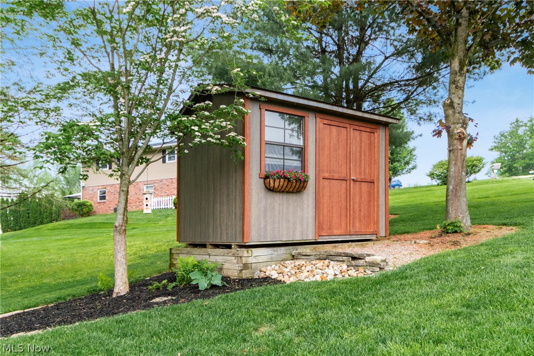 2770 Ash Meadows Boulevard Zanesville OH 43701