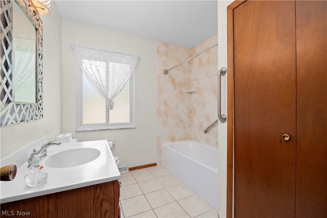 1486 David Drive Hinckley OH 44233