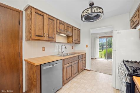 1486 David Drive Hinckley OH 44233