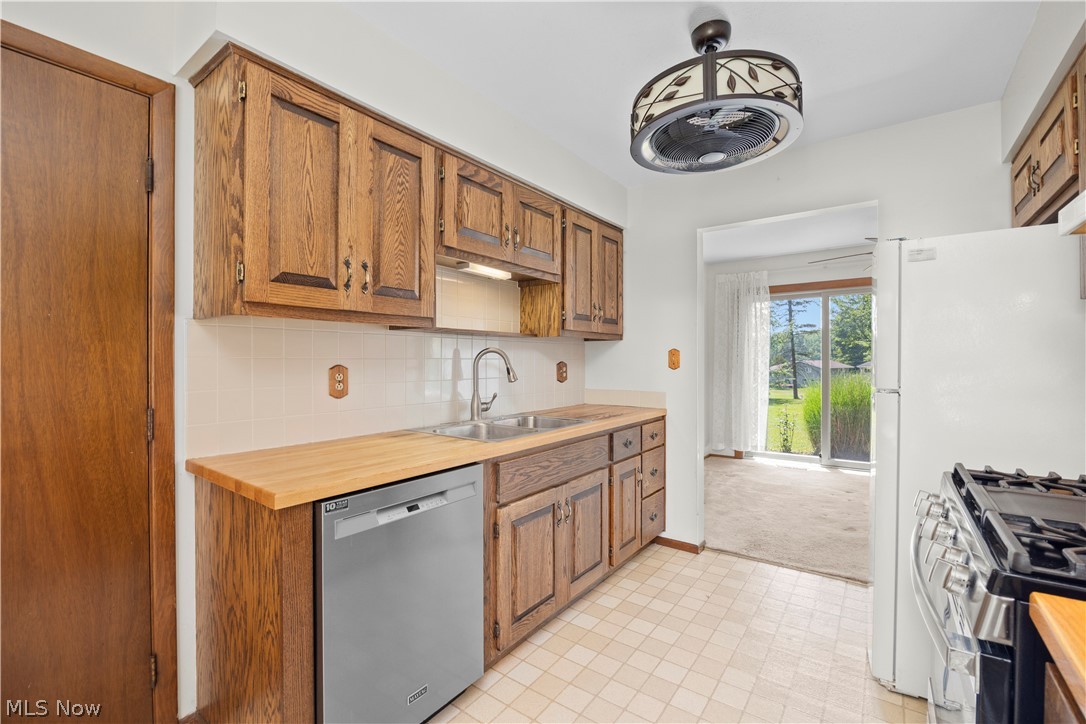1486 David Drive Hinckley OH 44233