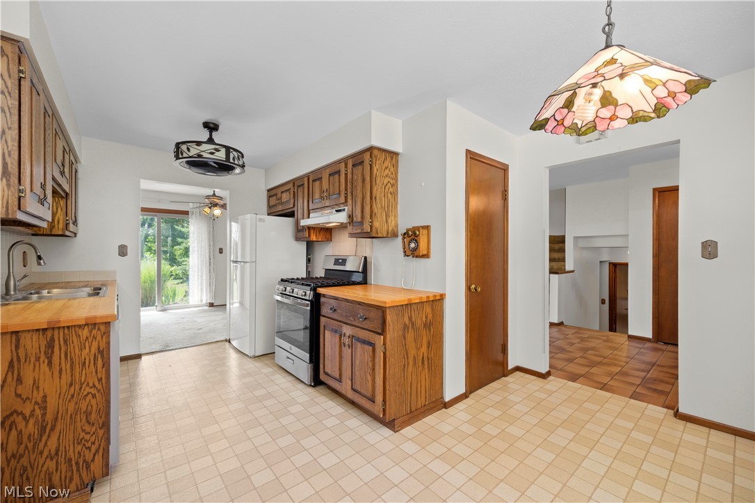 1486 David Drive Hinckley OH 44233
