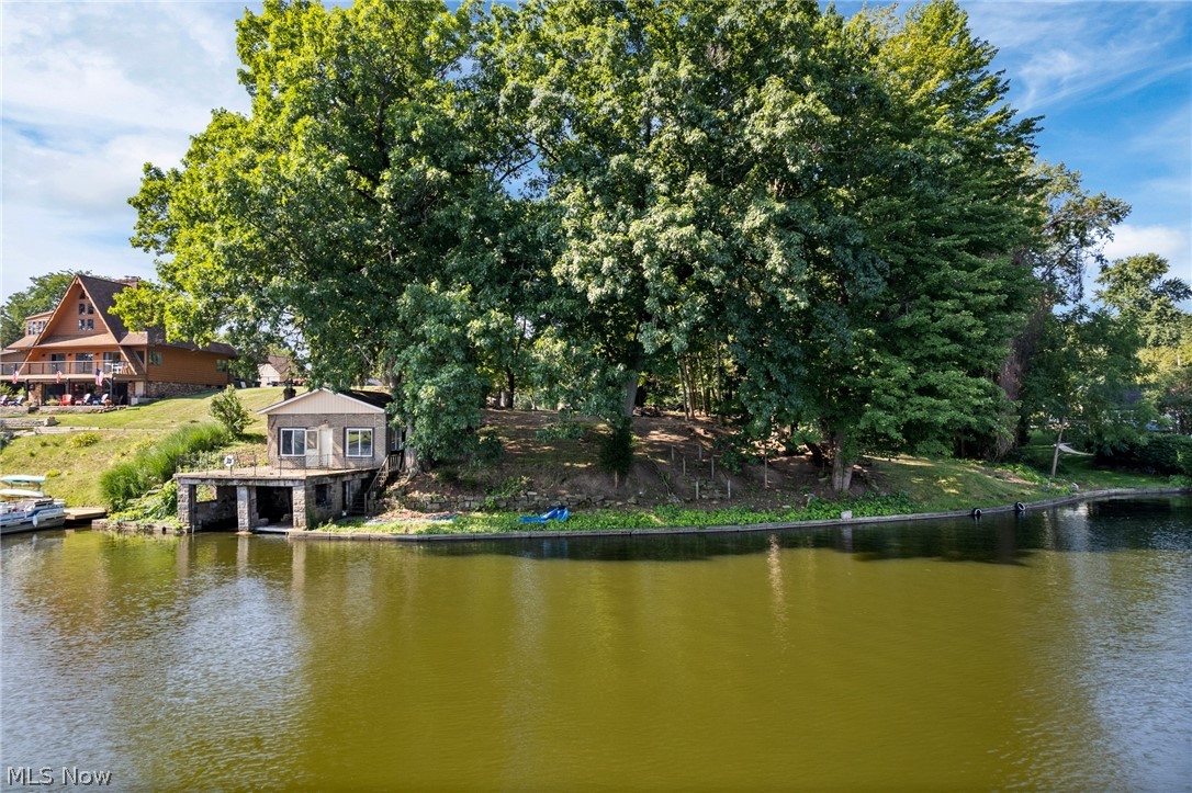4007 Melton Avenue Akron OH 44319