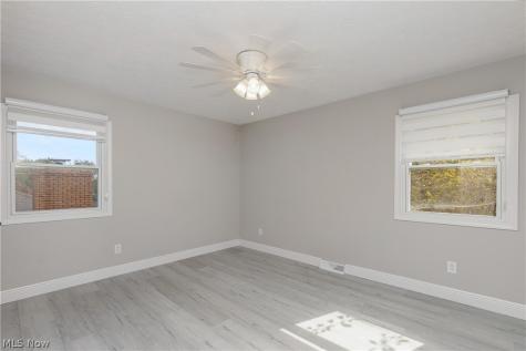 956 Brockton Avenue NW Massillon OH 44646