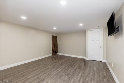 956 Brockton Avenue NW Massillon OH 44646