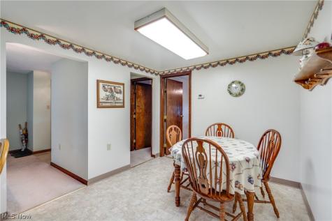 1183 Aberth Drive Akron OH 44320
