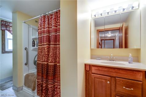 1183 Aberth Drive Akron OH 44320